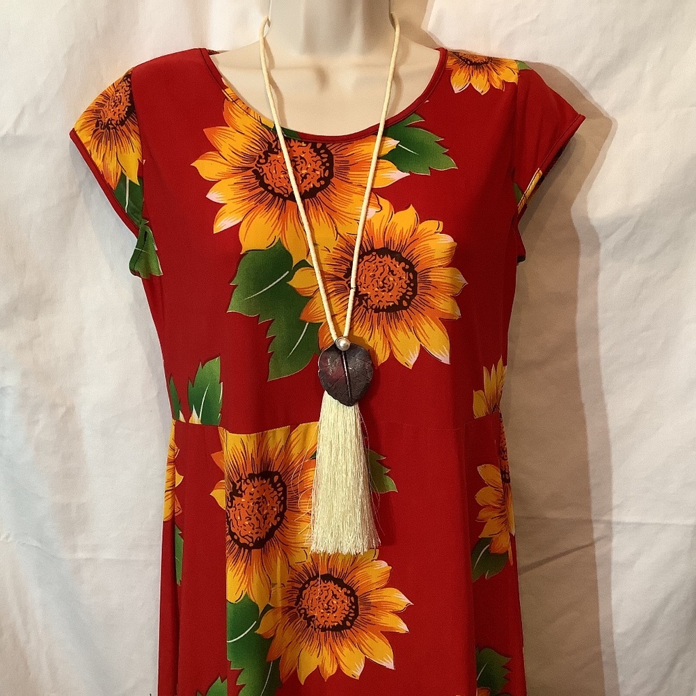 NWT beautiful Red/yellow‎ sunflower short dress